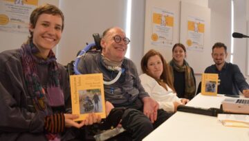 Auf dem Foto, von links nach rechts: Persönliche Assistentin Carina, Franz-Joseph, Julia Hofmarcher, Persönliche Assistentin Lea und Julias Bruder, Joseph.